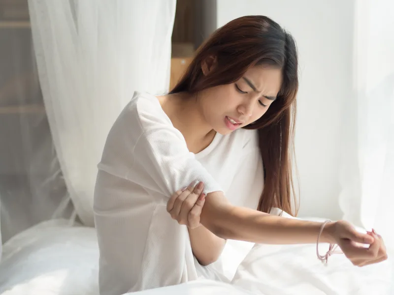 How Top Spine Chiropractic treats elbow pain in Worcester