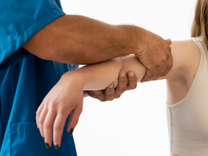 Chiropractic care for elbow pain at Top Spine Chiropractic in Worcester