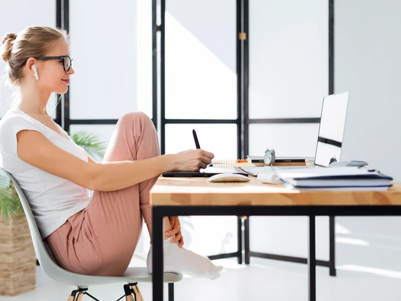 Top Spine Chiropractic treating poor posture in Worcester